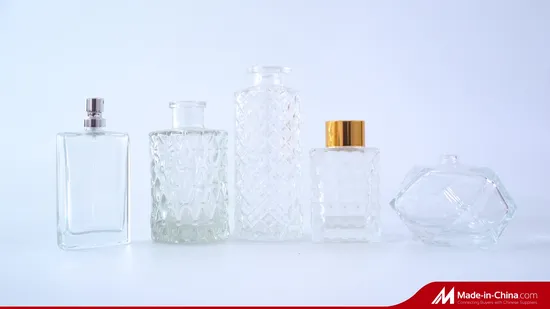 Nachhaltige kosmetische Glasflaschen mit schwarzem ätherischem Öl, umweltfreundliche Verpackung für die Hautpflege